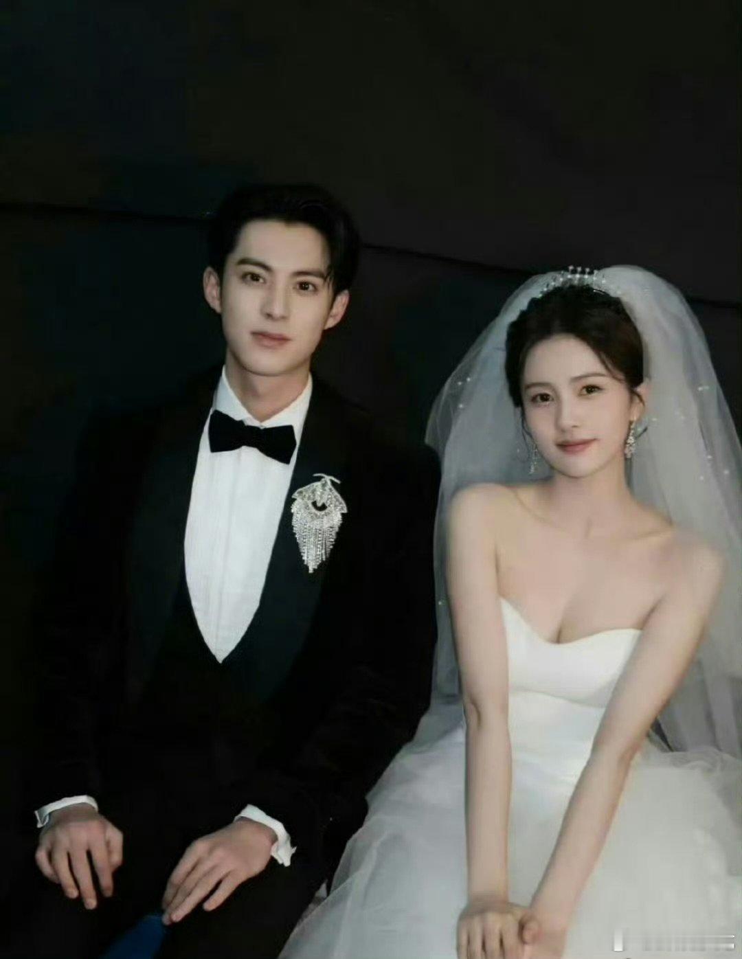 王鹤棣白鹿好权威的两张脸亲爱的客栈这两张脸放在一起，说服力和颜值感同时拉满，太有