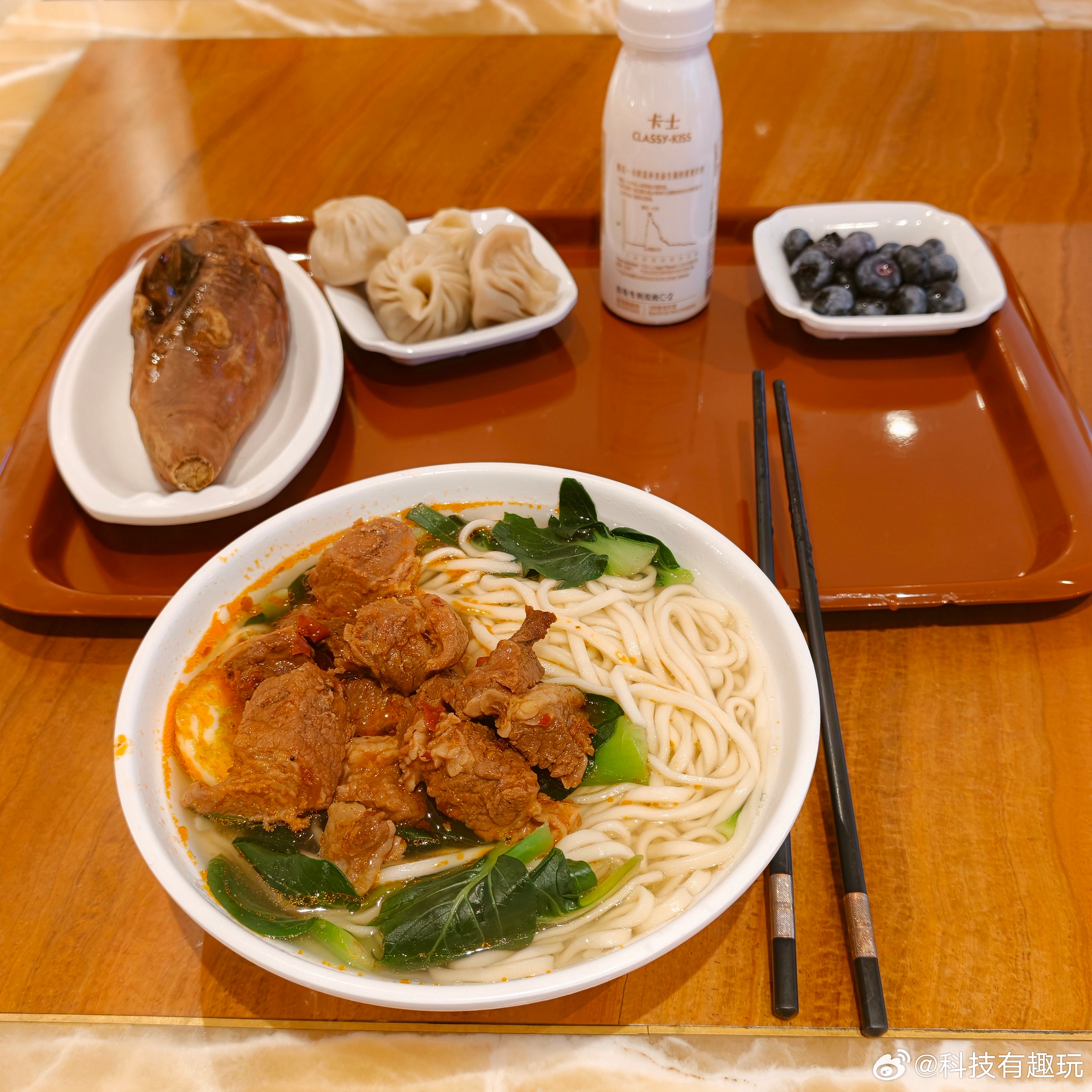 早安芜湖，干完早饭继续去开会[淡淡的] ​​​
