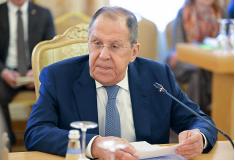 那个俄罗斯老头，拉夫罗夫，一句话就把天给聊透了。
 
他说，美国人怕我们，是因为