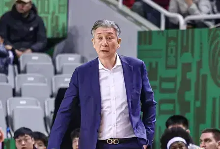 郑永刚：大家团结一致取得了15连胜，我们要力争提升排名