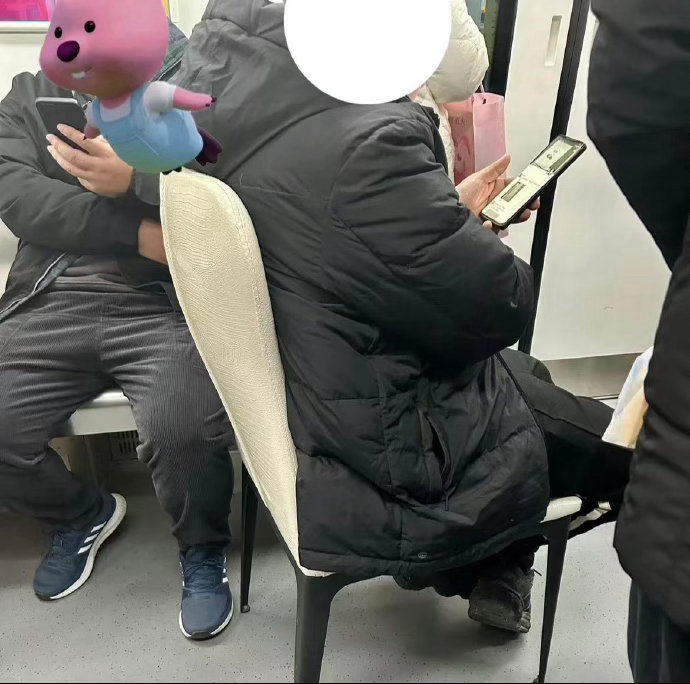 国人的松弛感总是体现在奇怪的地方 