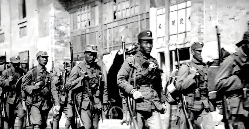 “八一三”淞沪会战之南市保卫战
 
1937年11月日军金山卫登陆后，淞沪战局崩