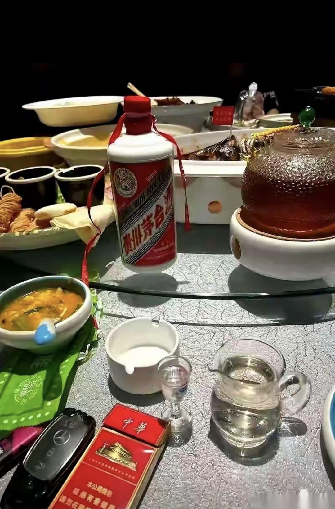 老吕叔你好，我女33岁，两年前谈了一个男朋友，比我大2岁，家里做生意条...
