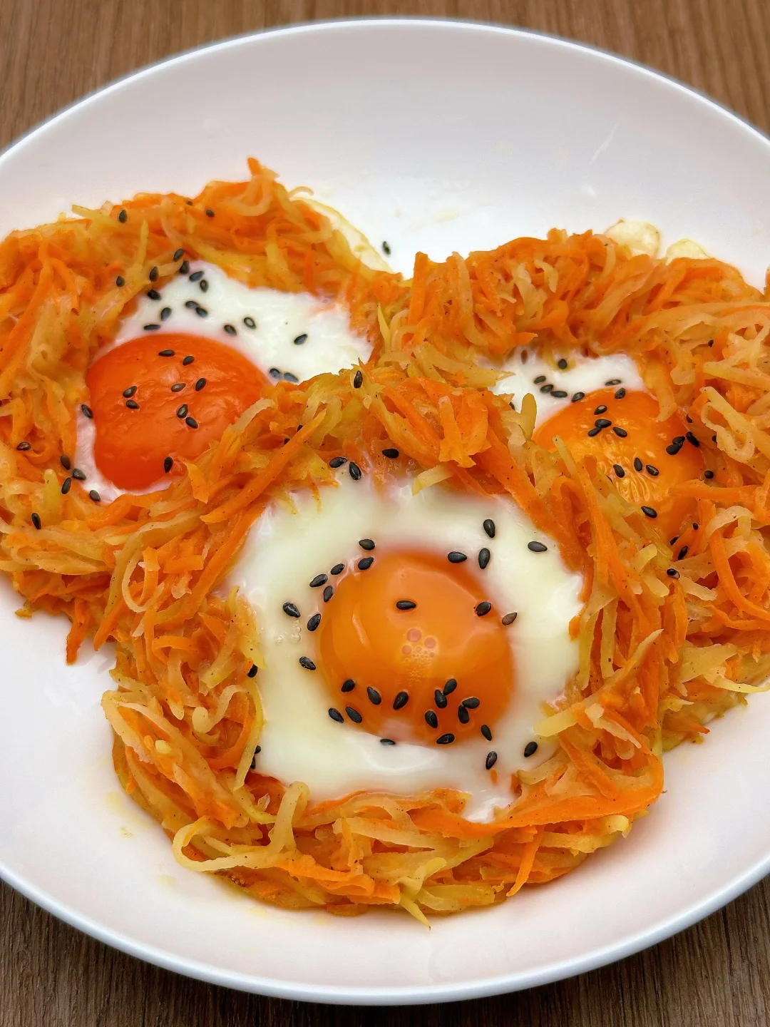 天猫鸡蛋，有幸在亲戚家吃过一回，被惊艳到了