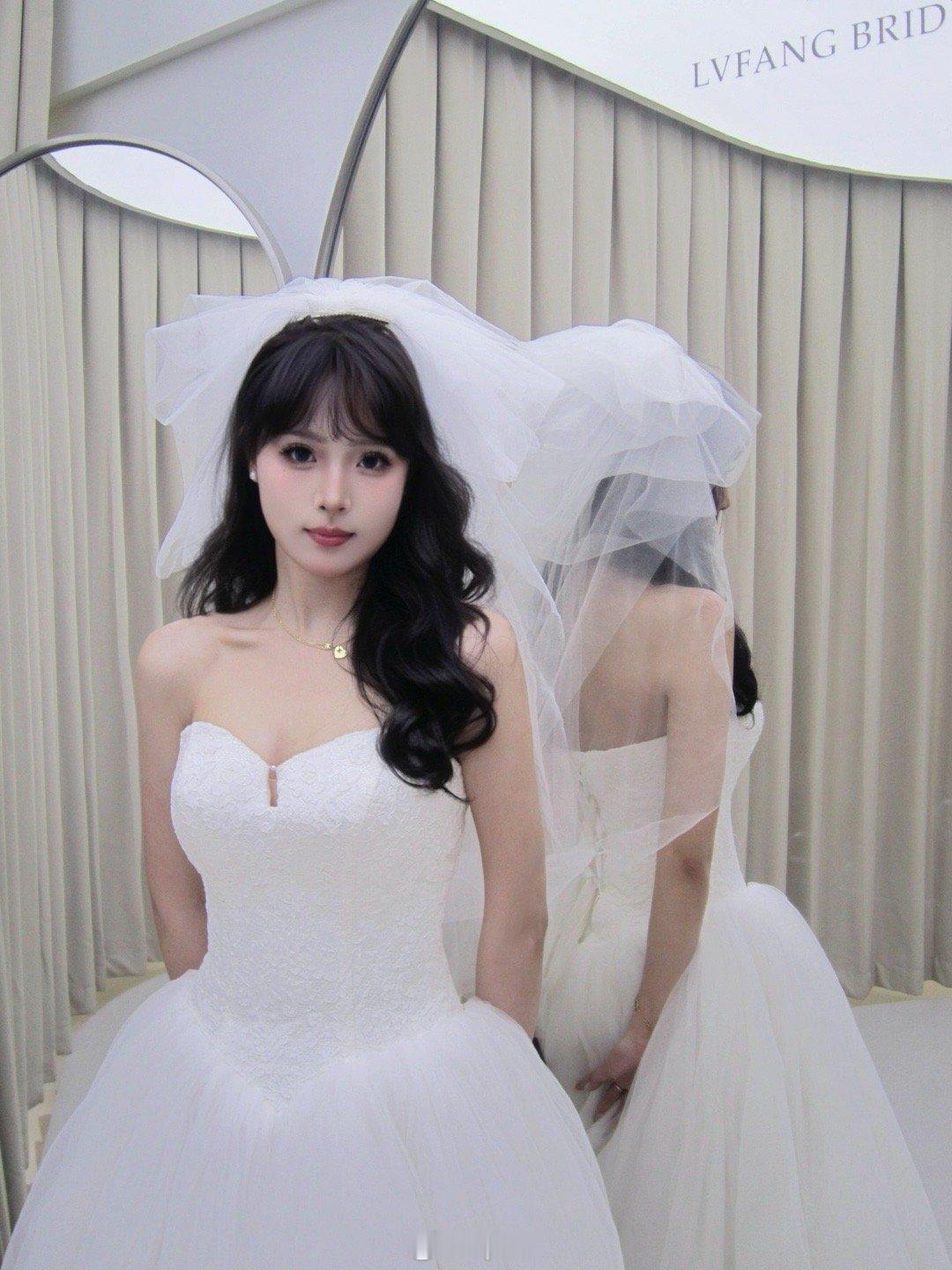 属于彼此的first look 👀👰🏻‍♀️ ​​​