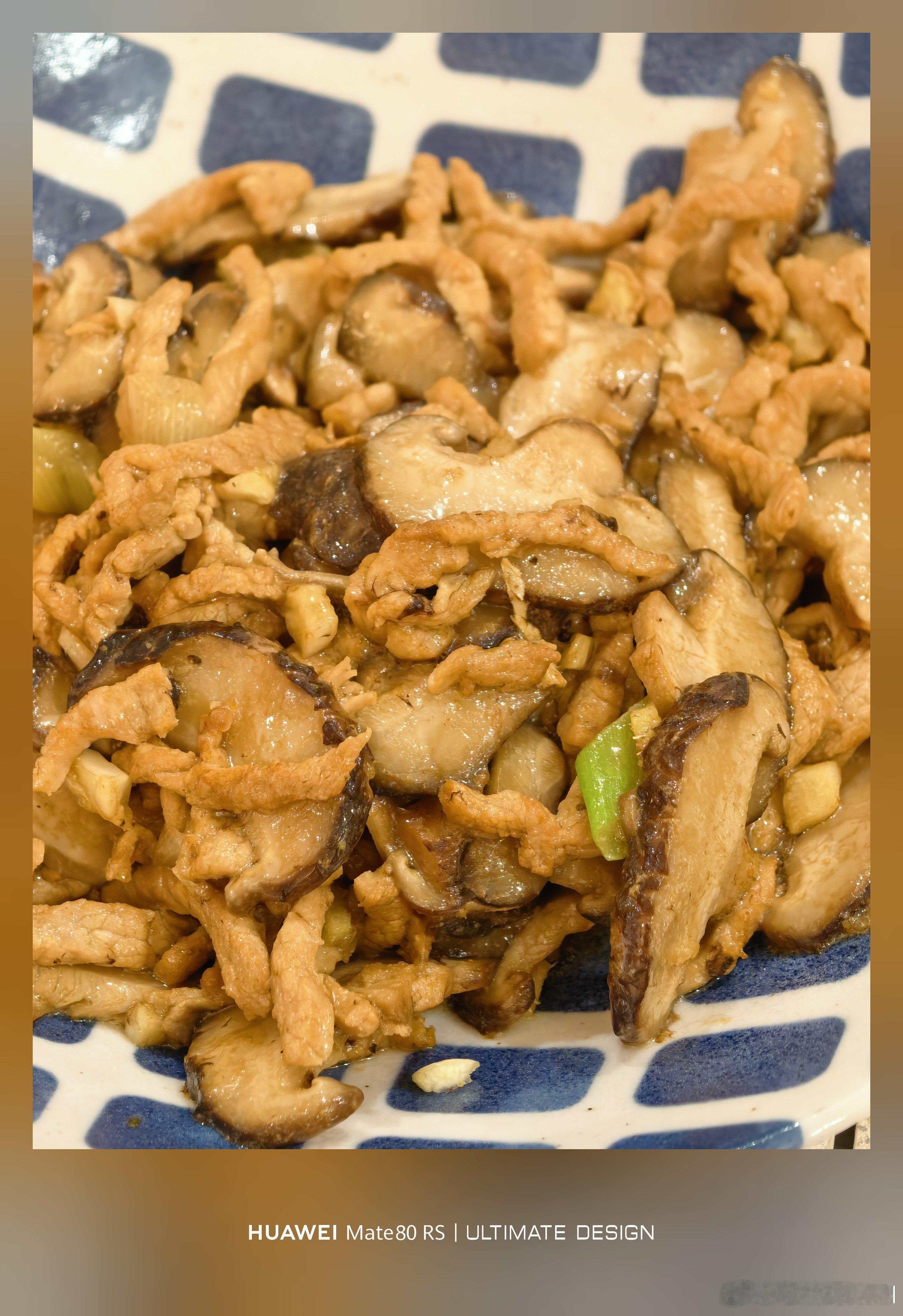 自从请了钟点工阿姨，每天晚上7点准时吃上晚饭～做饭的速度比我快很多土豆烧排骨好吃