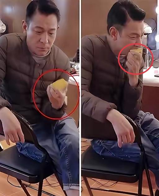 刷到刘德华的晚餐清单，碗里的排骨瞬间就不香了！
 
身家厚到数不清的天王，晚饭居