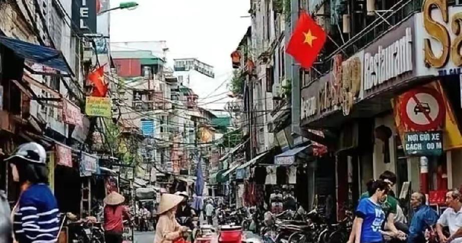 一个美国网民发帖：我刚在中国待了两周。开始的时候我以为我们完蛋了，但是当我回到美