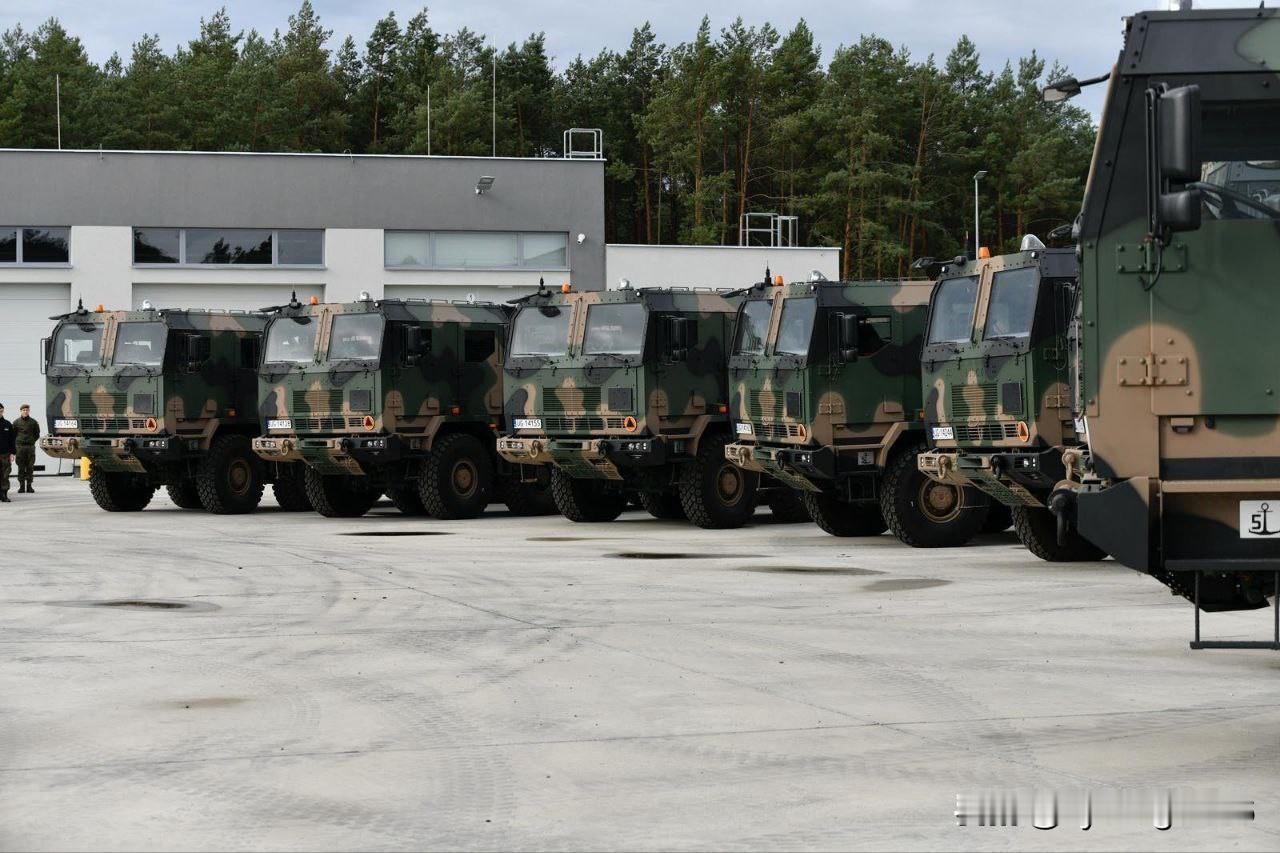 🚫🚚 🇵🇱波兰武装部队第五卢布斯卡炮兵团（苏莱霍夫）接收了八套“霍马尔-