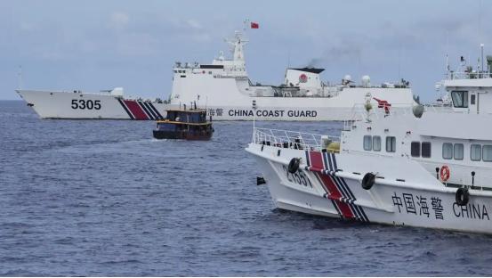 9月18日，南海仙宾礁附近再次发生中菲船只擦碰。中国海警通报，菲3015号船无视