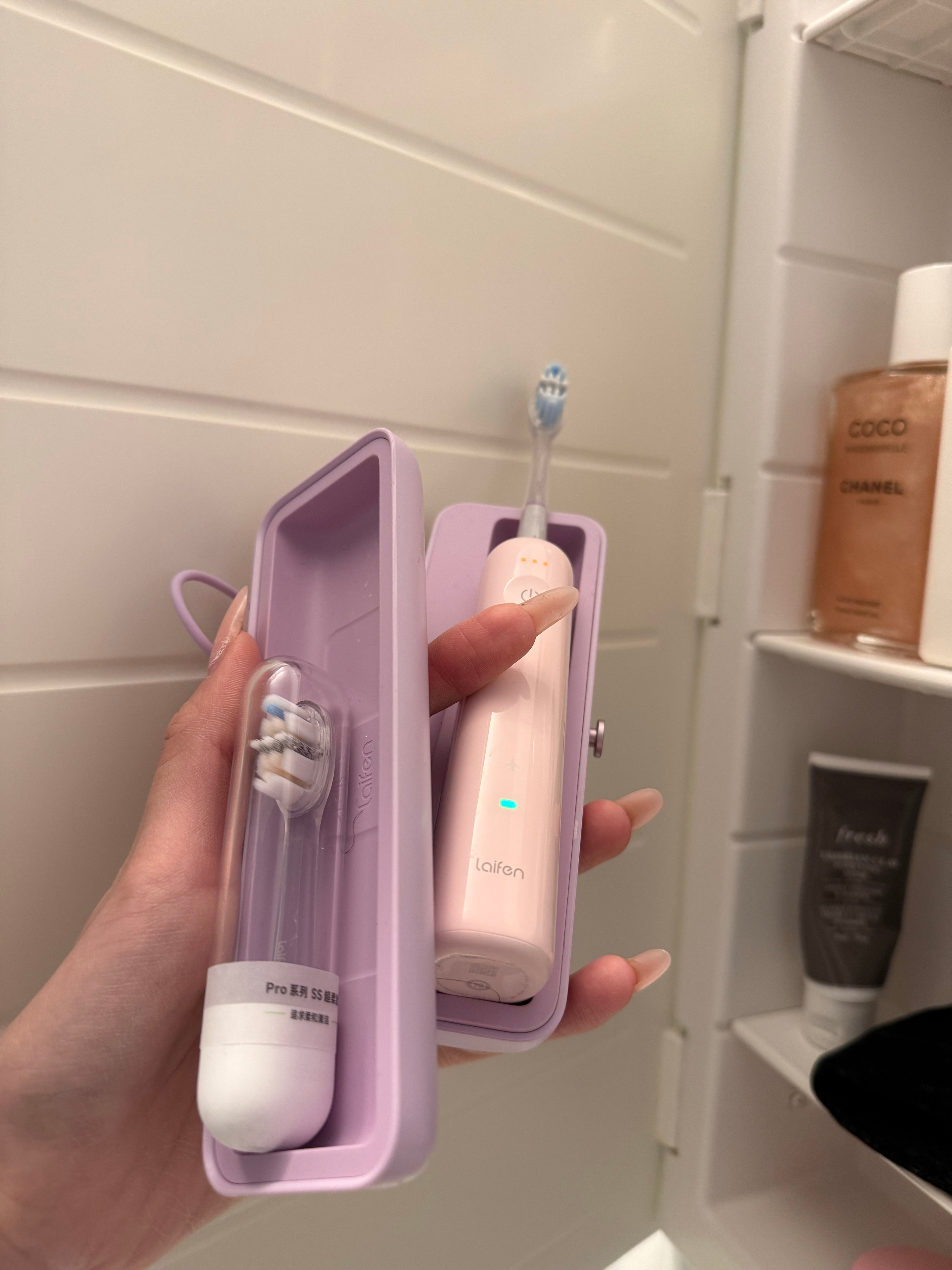 救命！以前刷牙老出血，我还拼命使劲刷，以为是自己不够认真😅换了这支电刷之后……