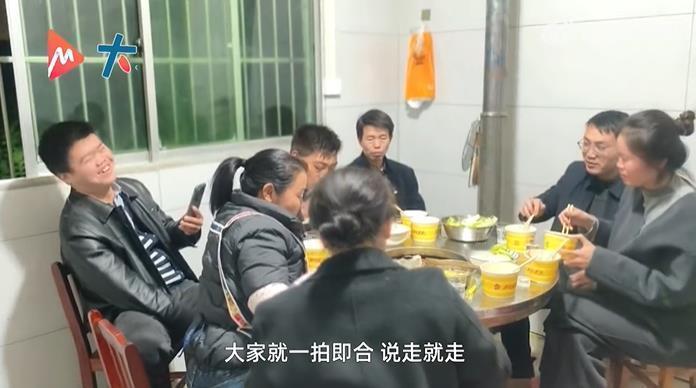 远嫁姑娘被11位娘家人宠成宝贝，这才是最硬的底气。这是所有远嫁姑娘最羡慕的样子，