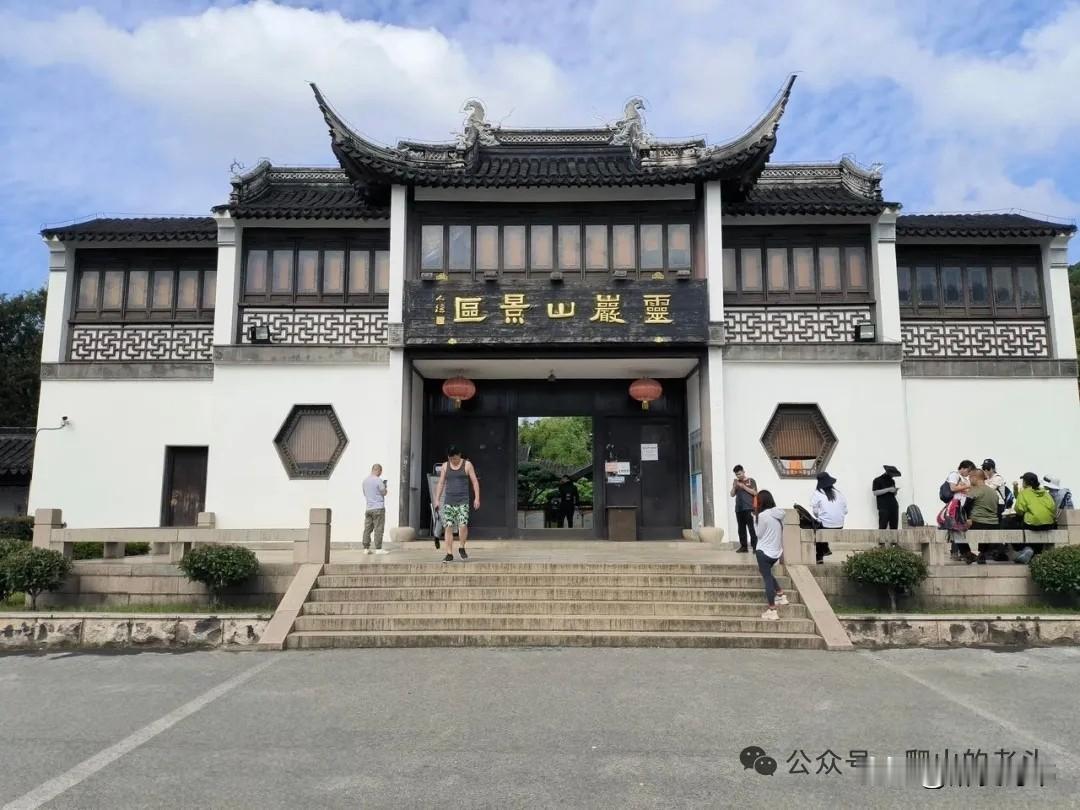 82岁的户外“女神”，我在“魔鬼线”爬山相遇了她

去年夏天，我随户外队踏上了一