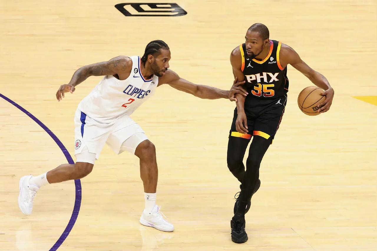 针锋相对！杜兰特、伦纳德季后赛场均数据对比

             杜兰特 