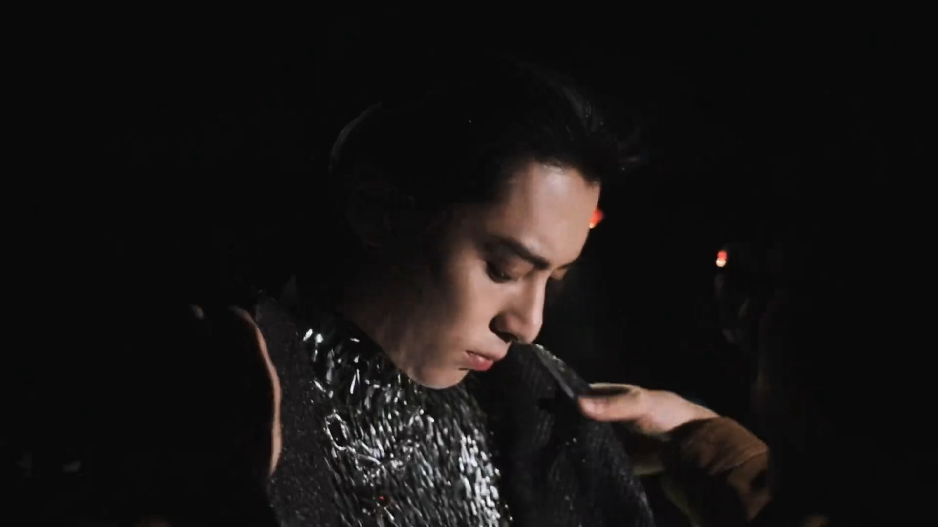 这里想到了小猪不穿皮鞋 