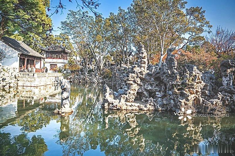 从狮子林发散开来早茶截图阿苏日记 中国太湖石：八面玲珑、遍体满布孔洞，石中虚空，