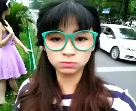 2024年，一18岁女孩，生下1儿1女后，准备结婚，婆婆只给480元彩礼。这天，