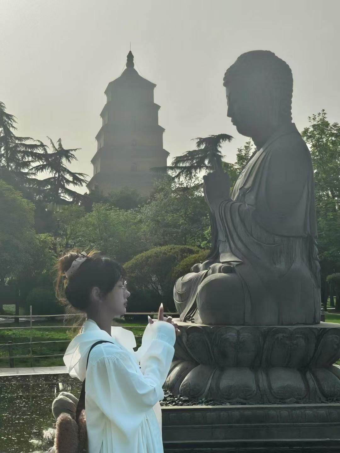 一种很新的旅行方式，其实比起特种兵旅行，我还是更喜欢那种和朋友睡到大中午再出发然