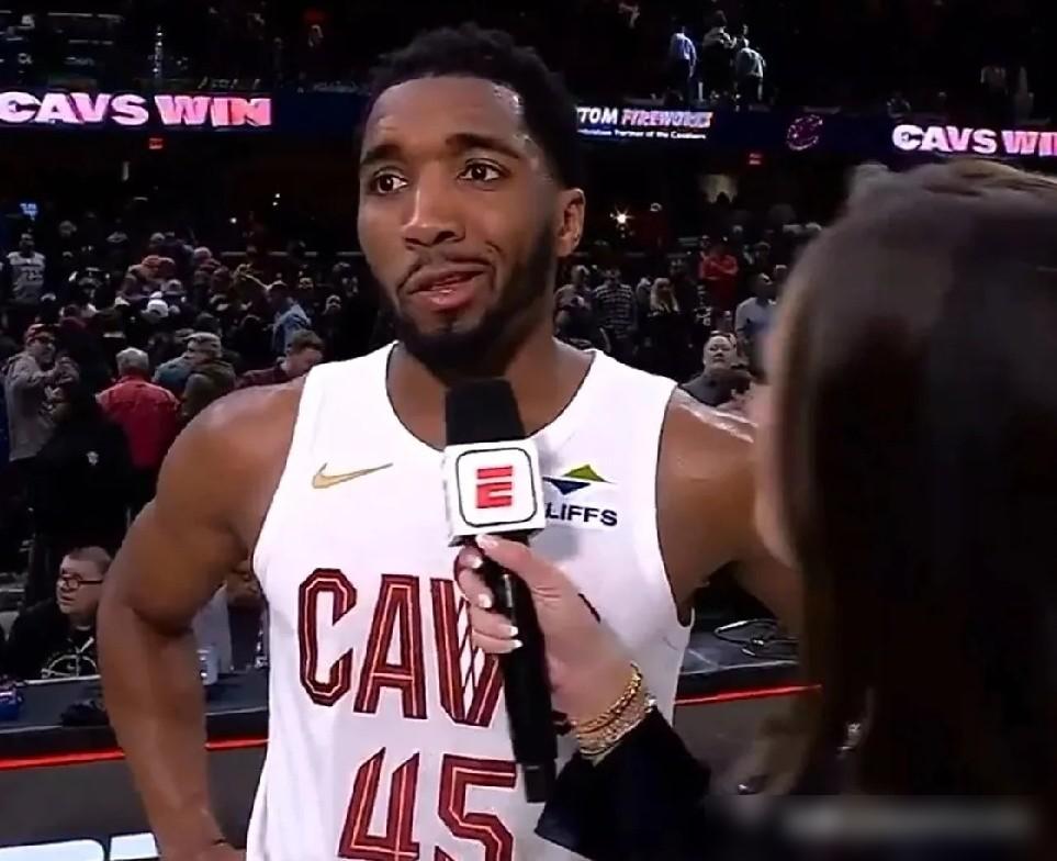 别信骑士能夺冠。哈登和米切尔这对后场，骨子里都是要球权的主。看看哈登过去搭档的明