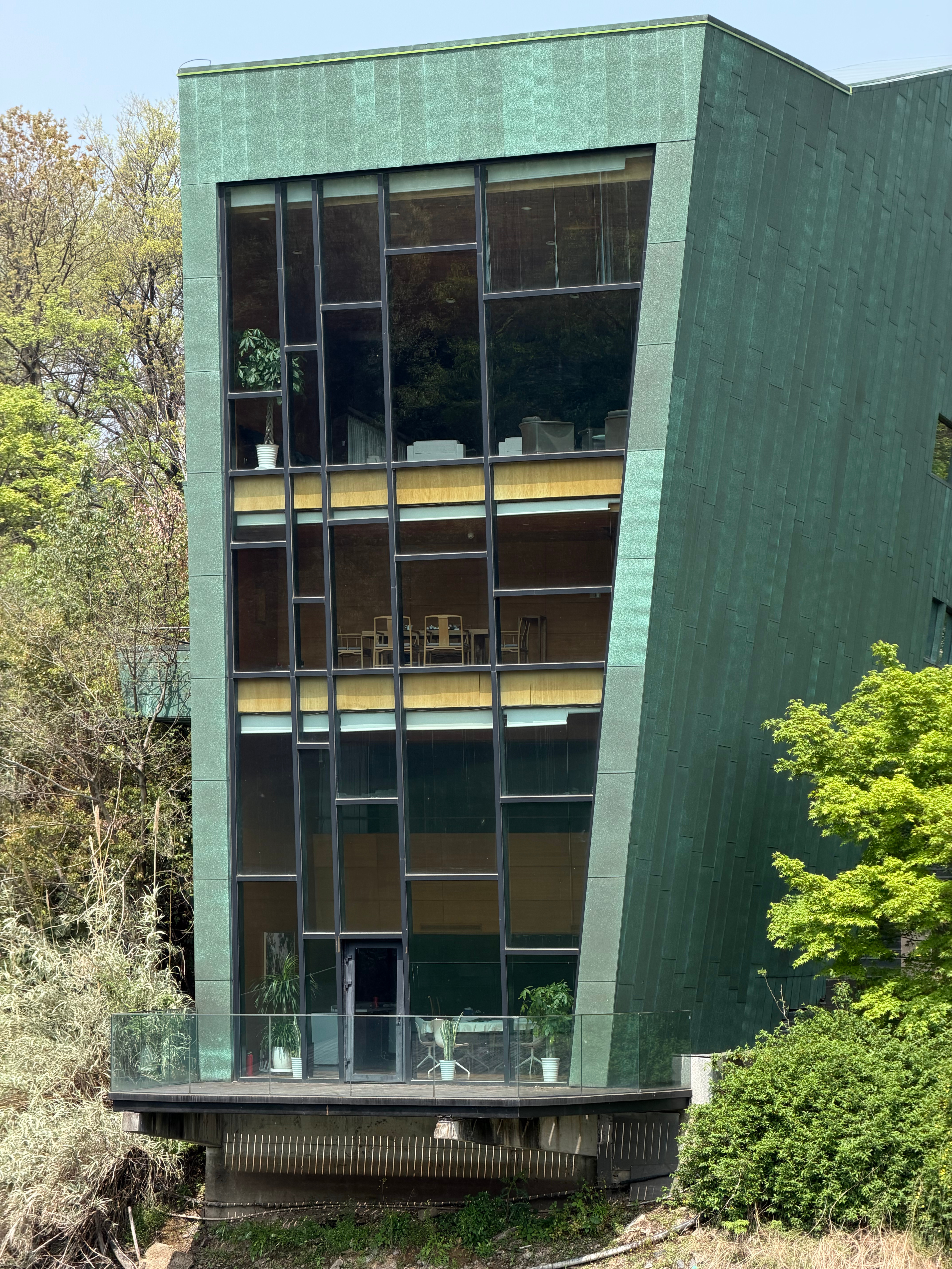 继续在酒店打卡南京的春天，老山这一片弄的真不错 南京·四方当代美术馆