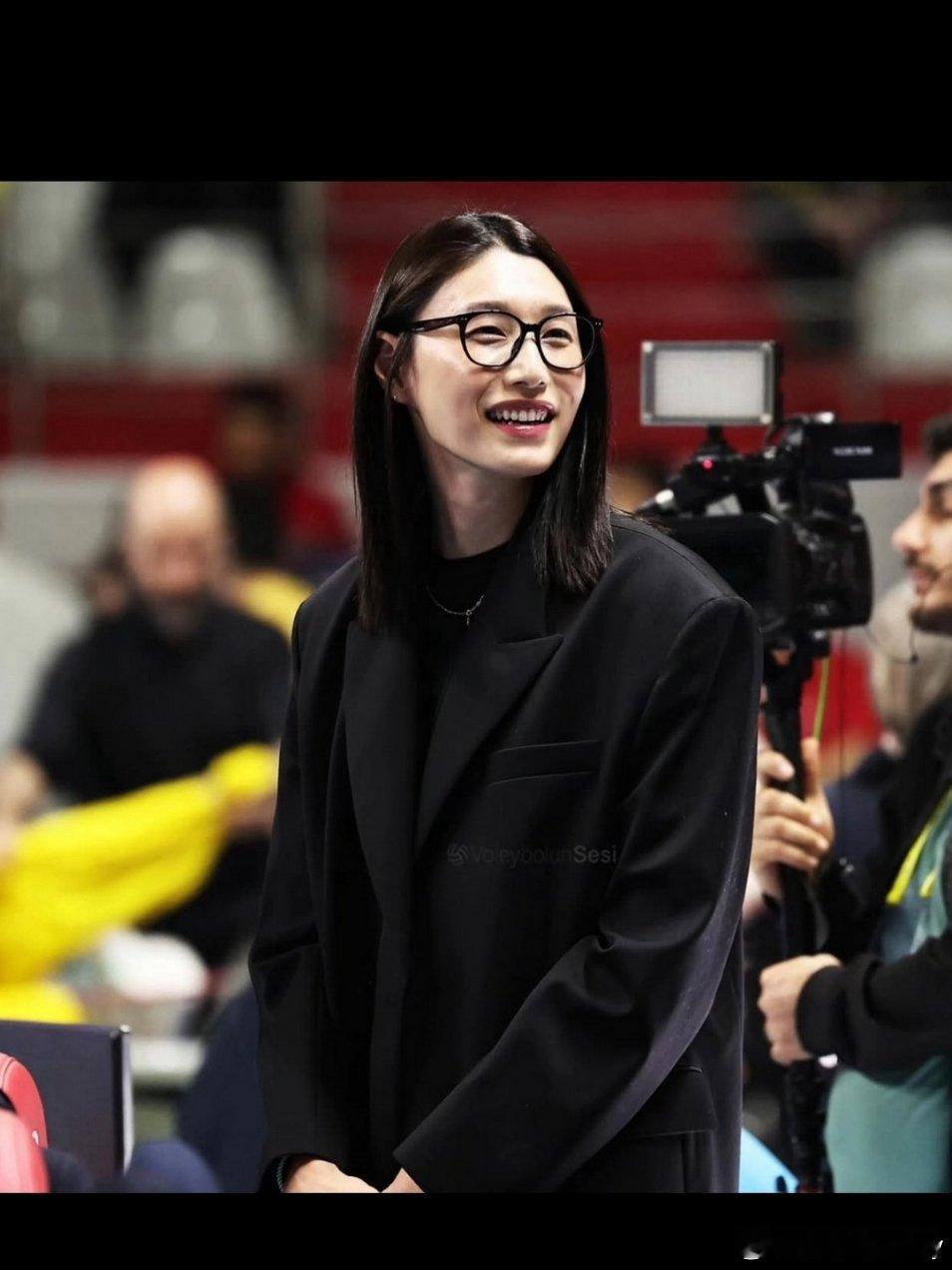 Lovb投资人→金软景，这张pic拍的好看。国际排坛动态女排