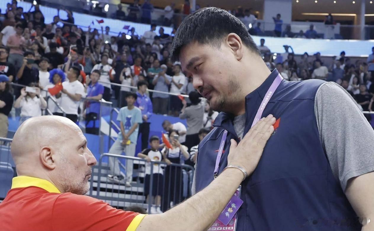 乔尔杰维奇和中国男篮的执教合同八月份才到期，原本计划今夏带领中国男篮进行一系列国