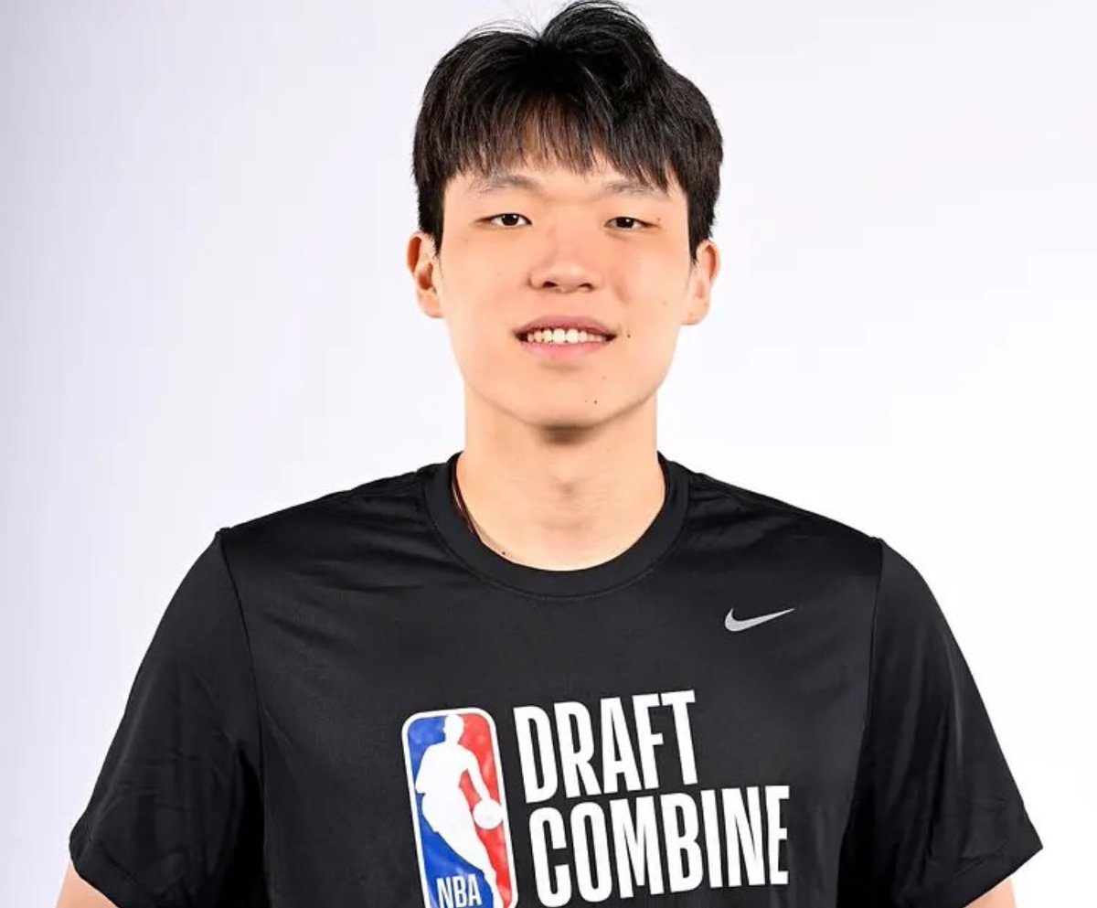 杨瀚森[超话]杨瀚森nba选秀抽签 杨瀚森芝加哥联合试训体测数据出炉：光脚身高2