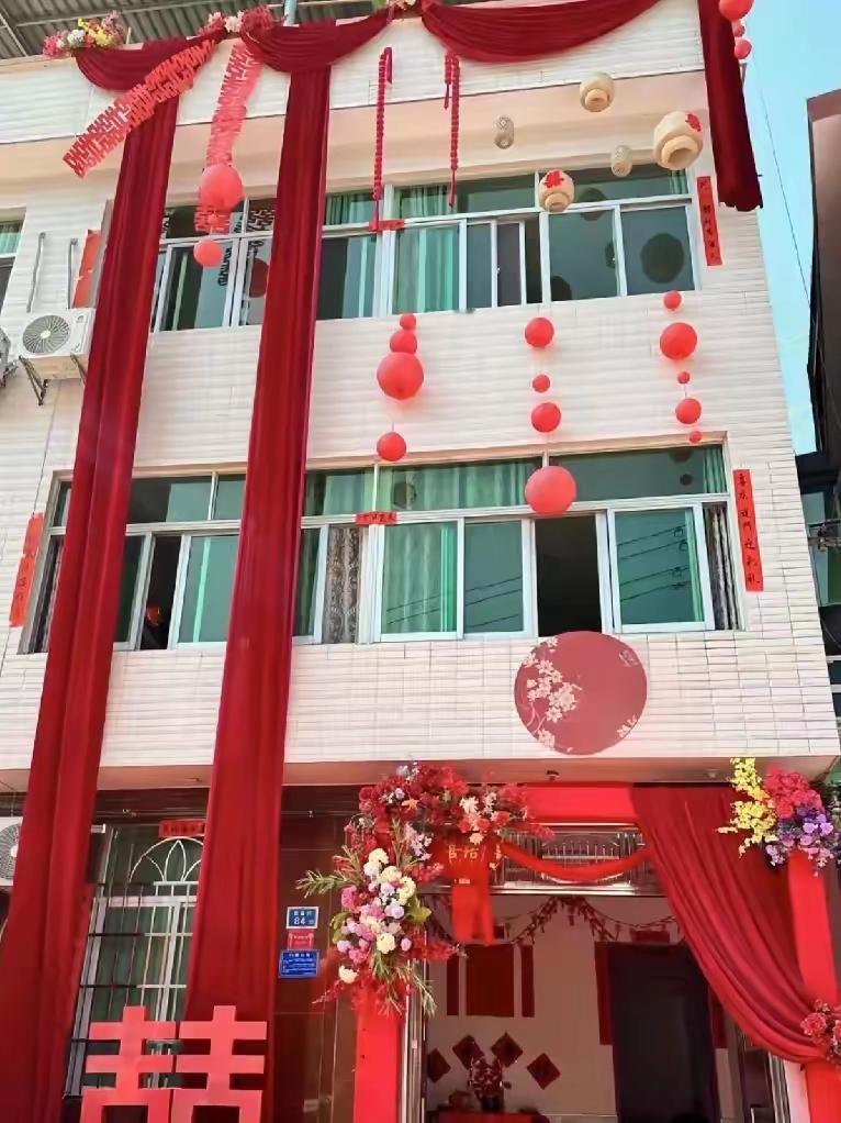 因为宅基地的小事，和邻居闹了矛盾，冷战好几年互不说话，这种情况在生活里太常见了。