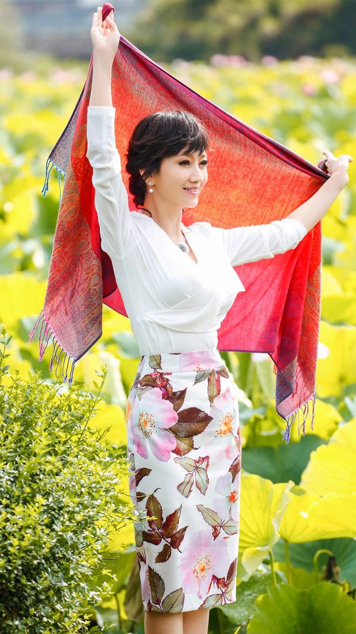 60岁女人还想找男人？不是图钱，是藏不住的真心话
 
小区里的李阿姨今年62岁，