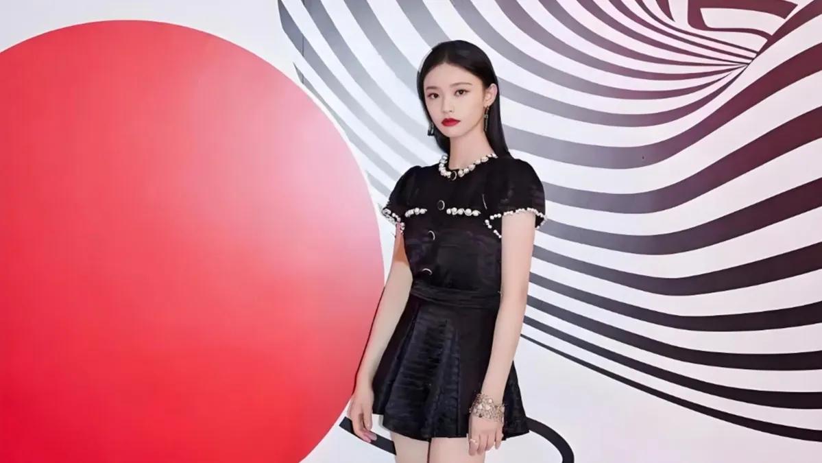林允的“躺赢”人生：视频剪辑背后的财富密码？

林允似乎已经习惯了这种轻松赚钱的