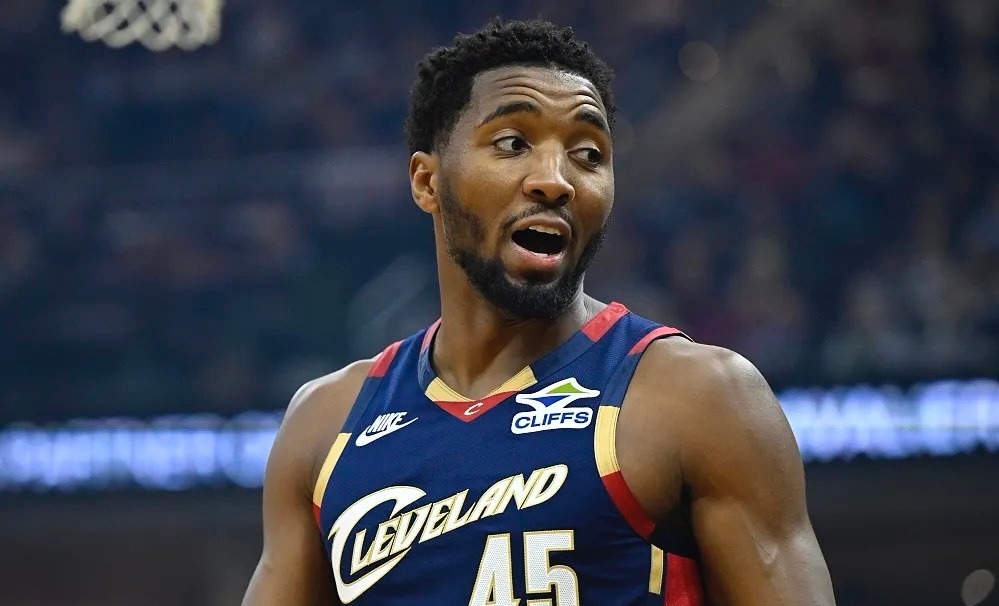 骑士拿下天王山3-2猛龙NBA季后赛NBA季后赛东部首轮天王山之战，骑士以125