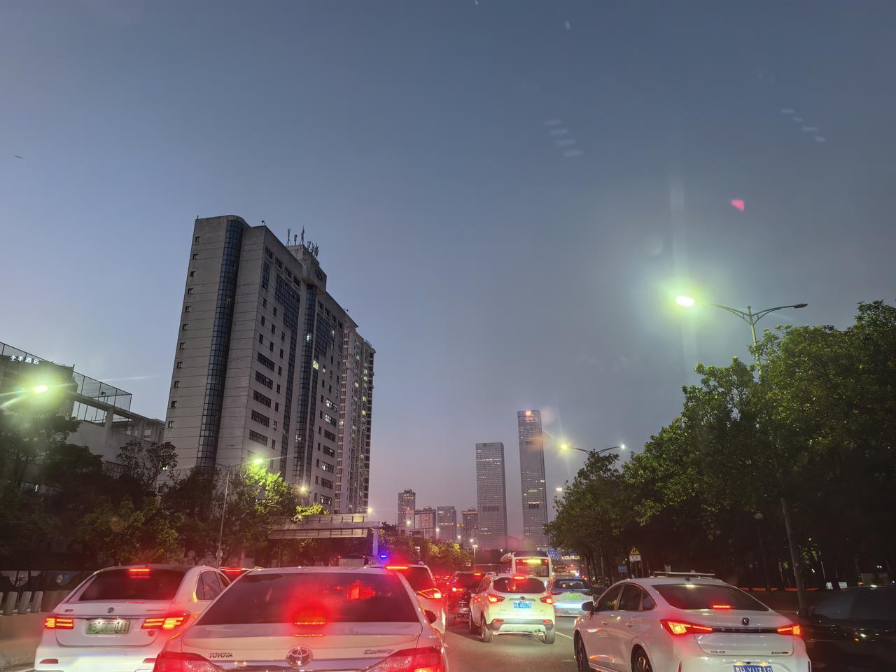 累总忍了一个月，终于怒了，你们这帮黑子，成天曲解我说的话。

我累总之前也说过“