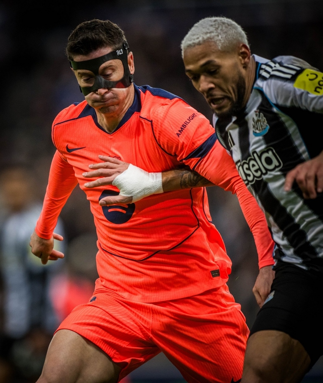 上半场比赛结束，纽卡斯尔联0比0巴萨大家有什么想说的！欧冠联赛纽卡斯尔联vs巴萨