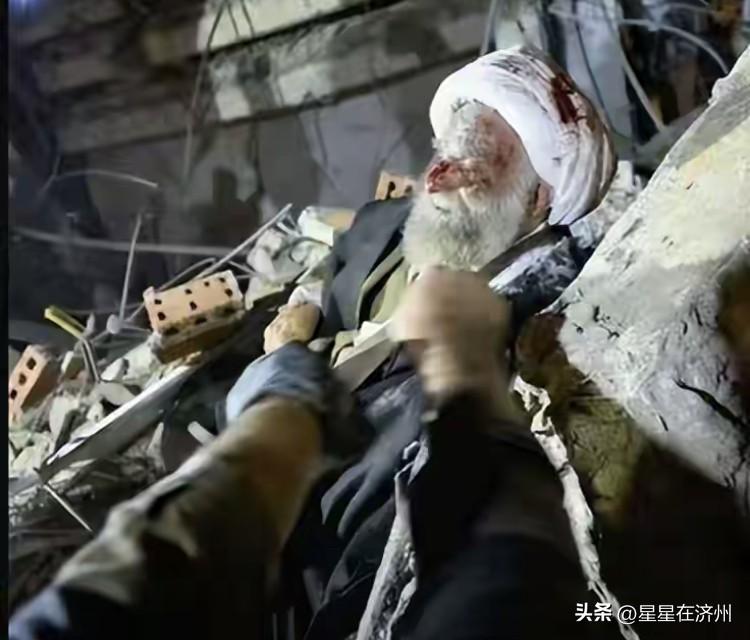 据知名媒体透露，
网上广泛流传的哈梅内伊遇害照片，
极有可能是假的，
因为……