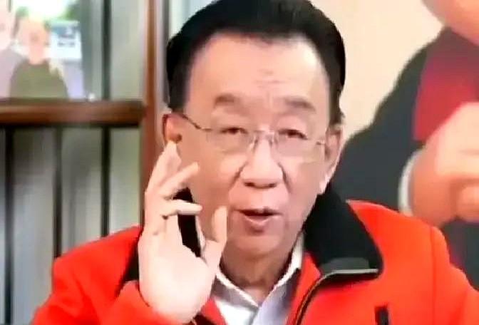 他真正背叛的，是那个不敢说真话的自己！

谢雷公开承认“背叛”，直接把话筒对准了