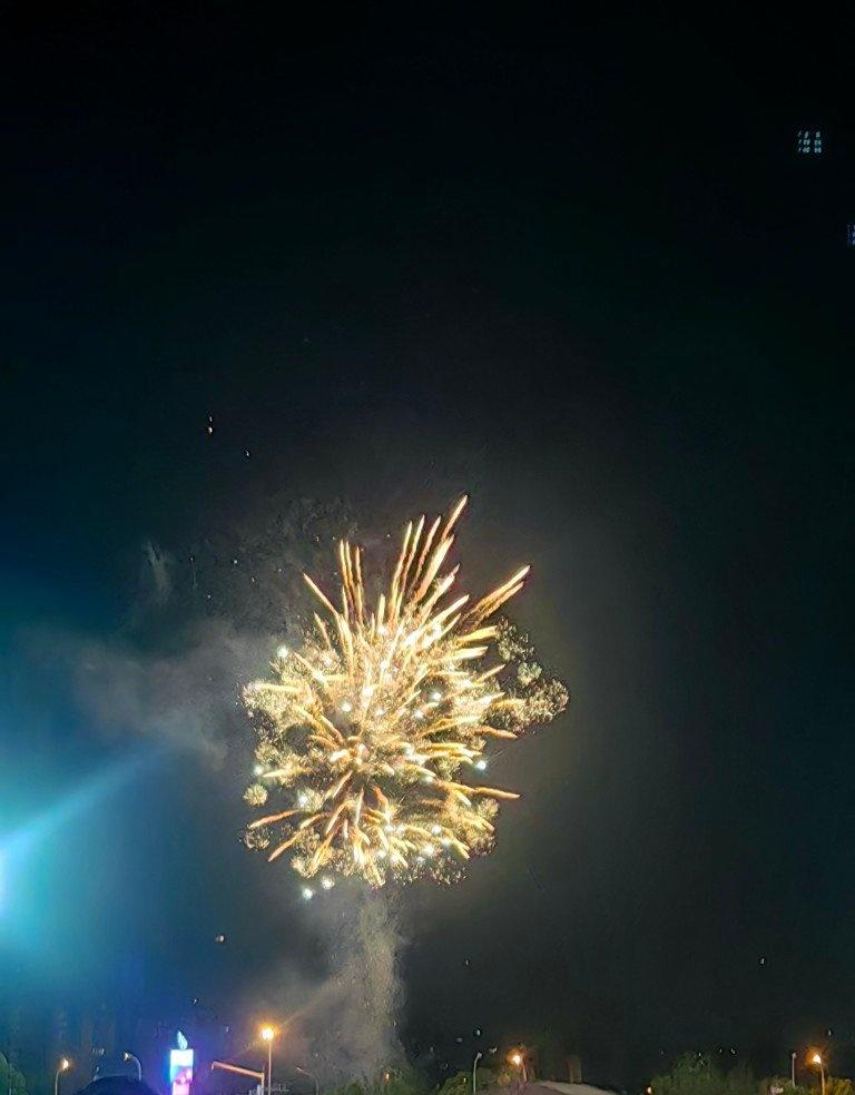 向美而行 
跨年的钟声会消散，烟花的痕迹会淡去，但全城联动的温度、细节处见真章的