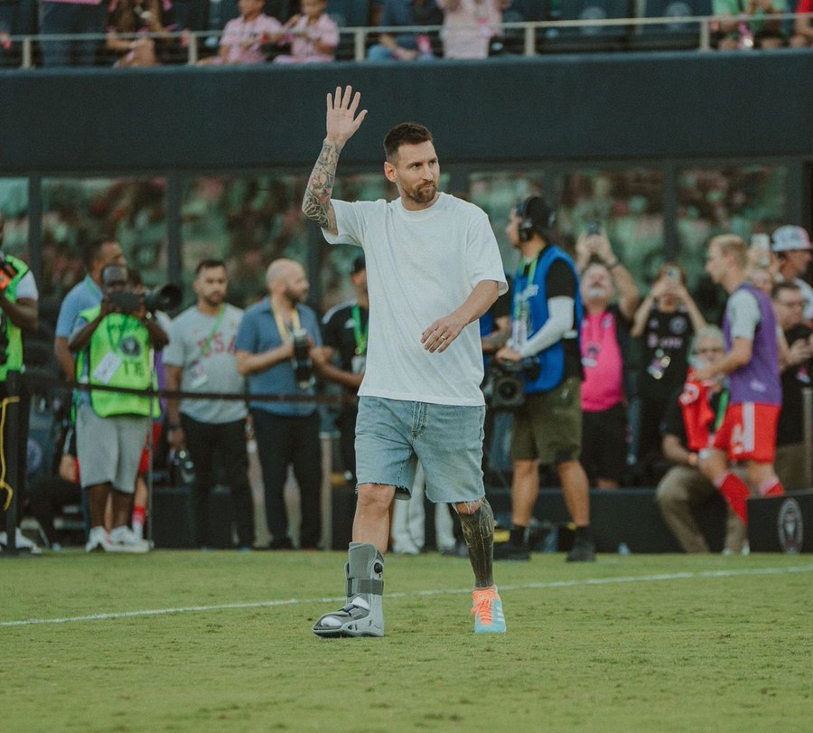 《奥莱报》记者 Hernan Claus 更新梅西伤情：“梅西专注于康复、加强脚