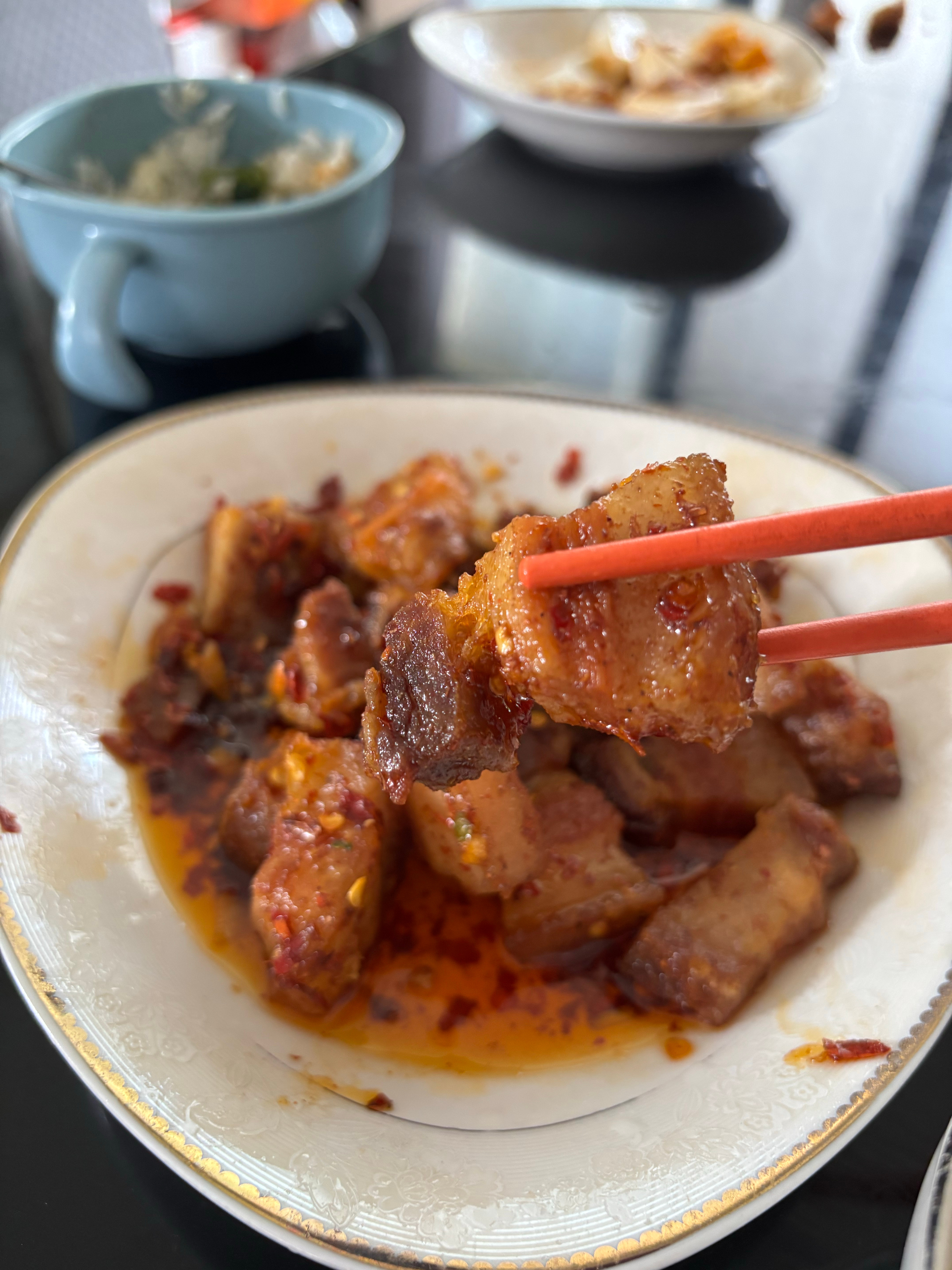 来～张口！超大一口红烧肉超满足！ 