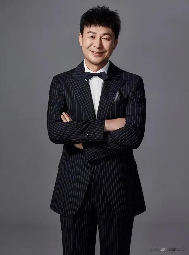 张颂文又上热搜了，就是因为他这句话：上你个头,我要过年!

张颂文老师在社交平台
