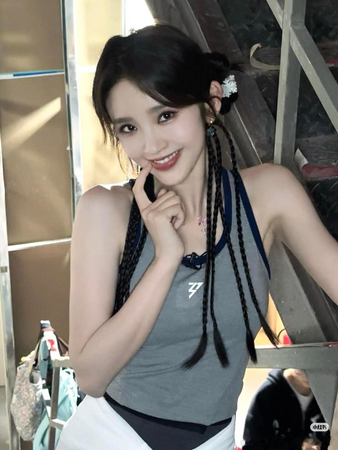 又入坑一位姐姐，好可爱～～ 