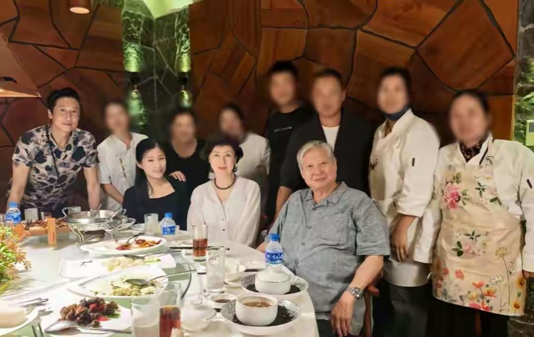 灵活的胖子，七彩云南欢迎你。