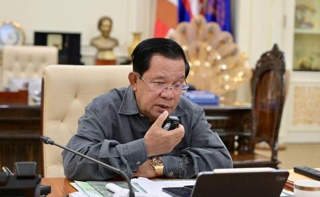 泰柬边境刚开火3天，柬埔寨这边就出了个大新闻，洪森突然在社交平台喊话全国让大家赶