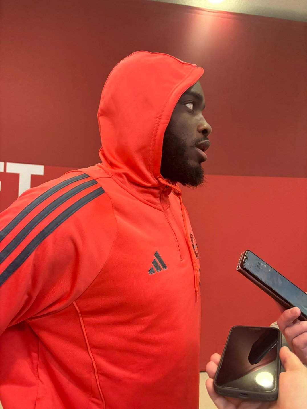 乌帕梅卡诺被问及他是否处于职业生涯最佳状态时说：“不，我还能做得更好。” 