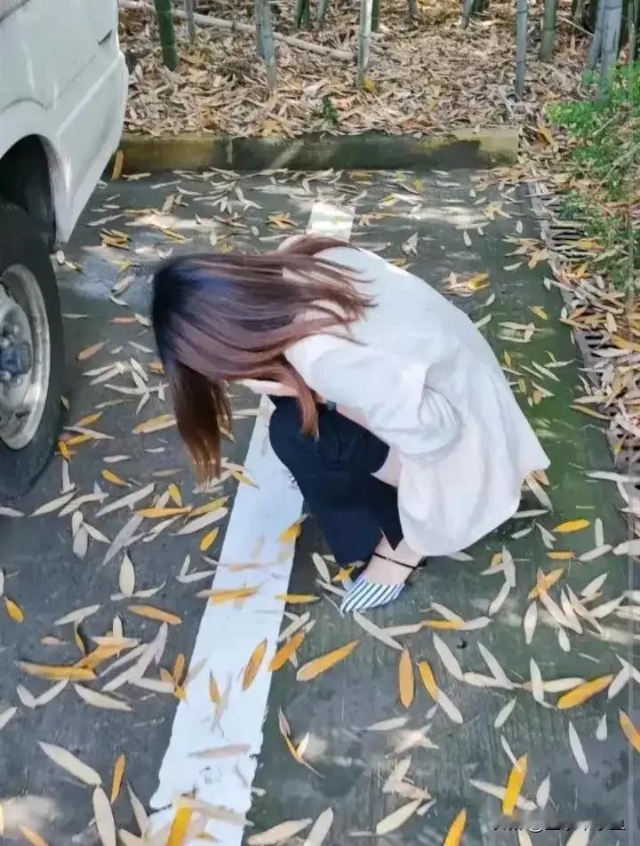 谁来开导开导一下我吧。
我一直活在婆婆的焦虑当中，
一直活在她的阴影当中，

你