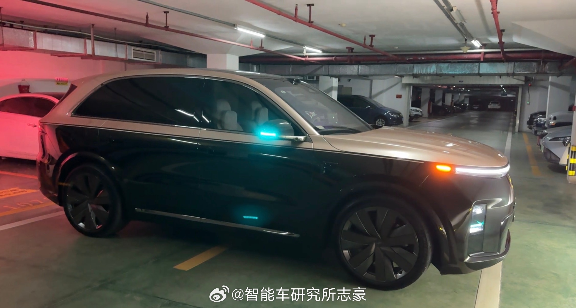 汽车小蓝灯纳入国标本来就应该这样。我依旧是最原来的观点：这个蓝灯是用来给L3级别
