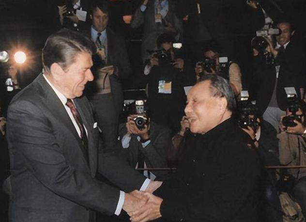 美国若插手台湾问题，怎么办？邓公早给出答案：美国只有两个选择。

先说说第一个选