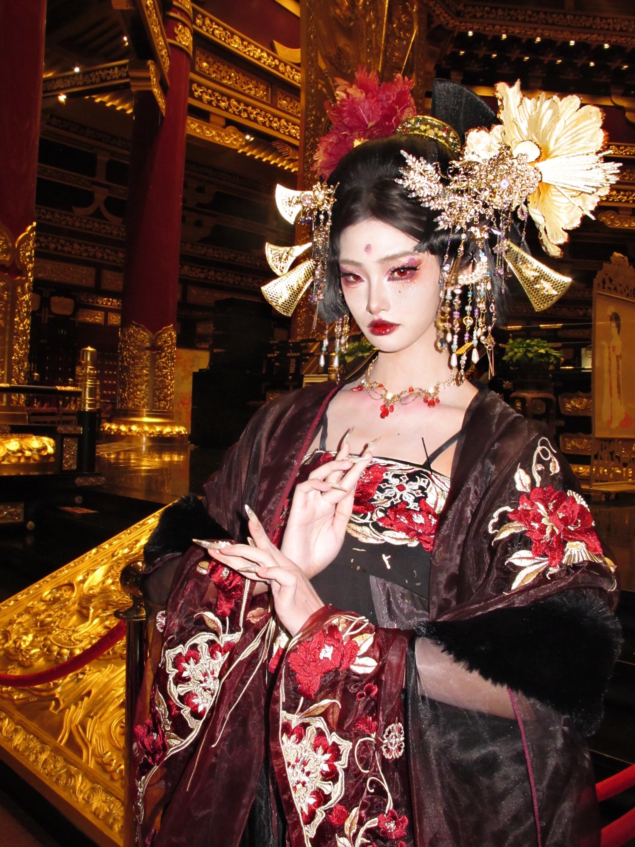 残缺的玉叫王 权威的玉叫主。