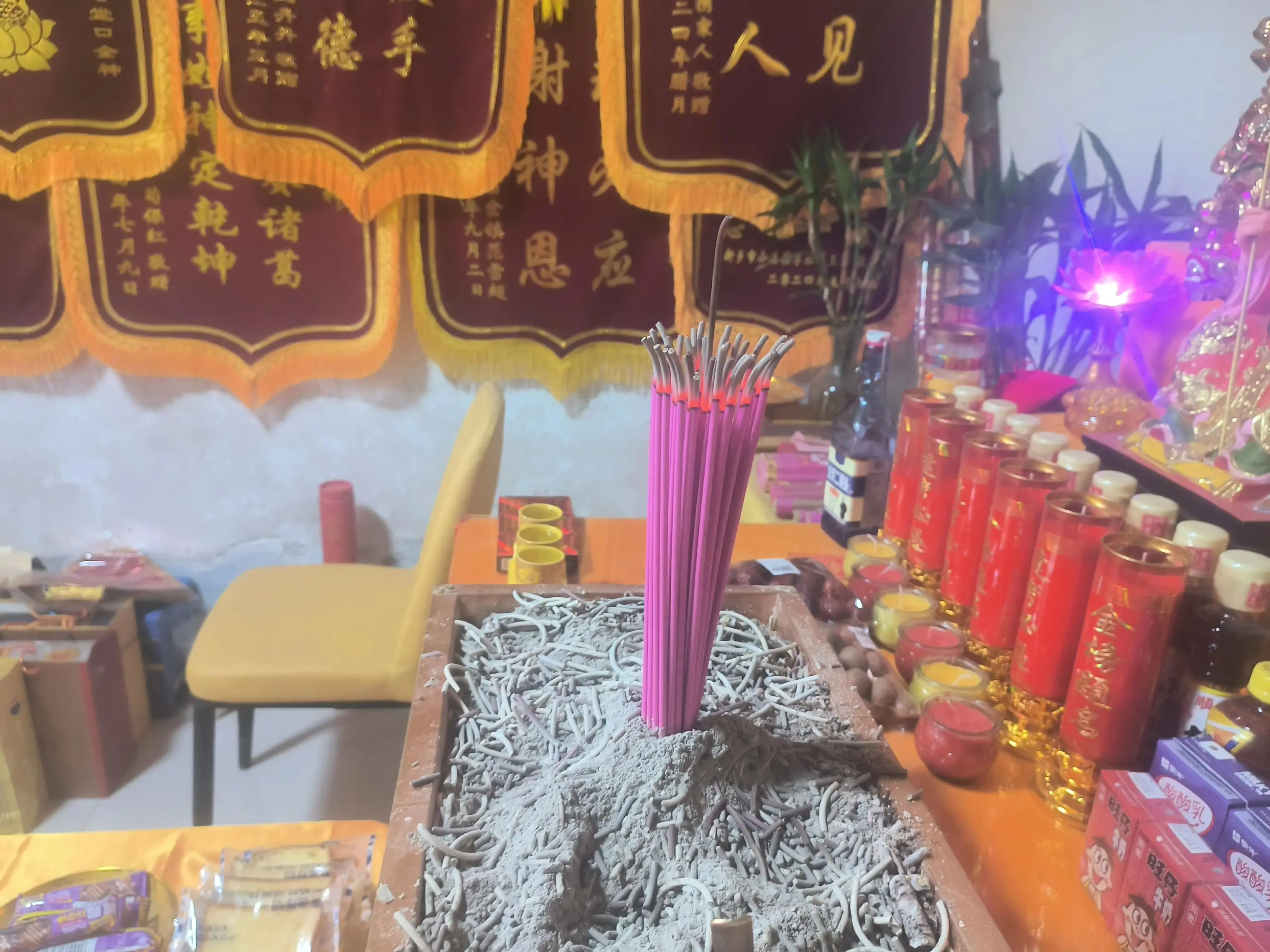 千人千般苦，苦苦不相同，人这一生没有谁一生顺遂如意，无常苦难坎坷是常事...