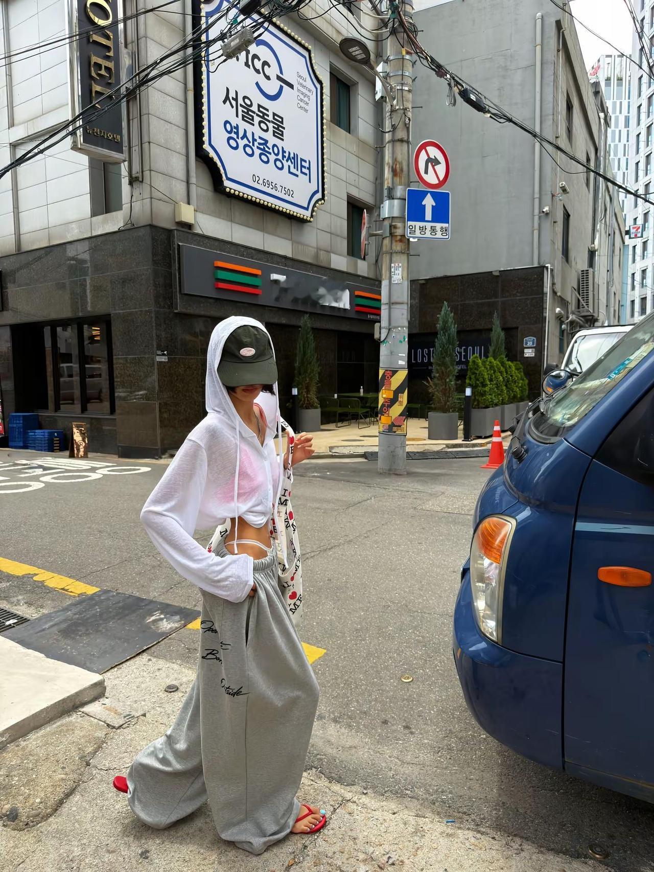 一张封神。韩国街头穿搭 街头穿搭 个性ootd 街边穿搭