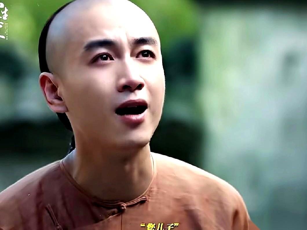 就一声“娘”。
隔着屏幕，我眼泪直接就下来了。
真的，什么皇帝驾崩，大赦天下，那